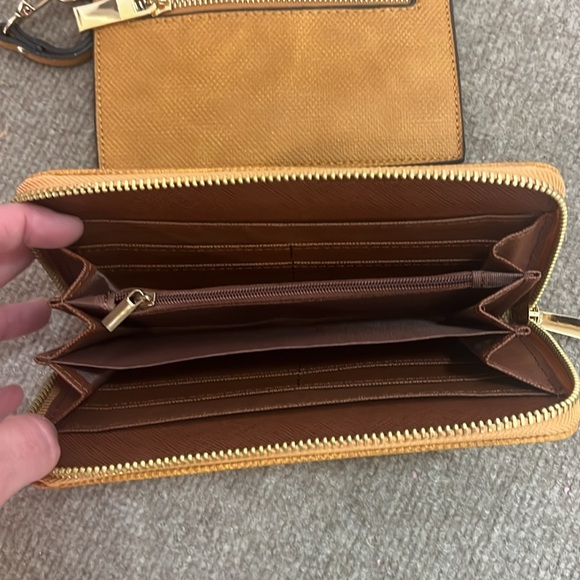 Mustard yellow shoulder bag - Picture 6 of 11